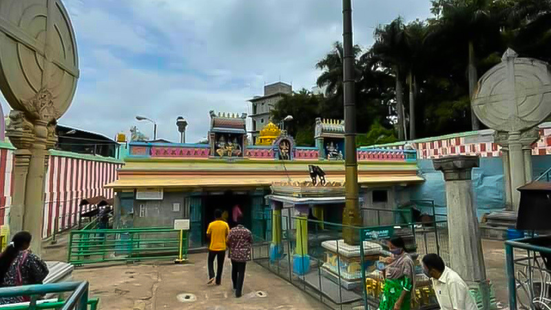 Sri Gavi Gangadhareshwara Temple, Bangalore
